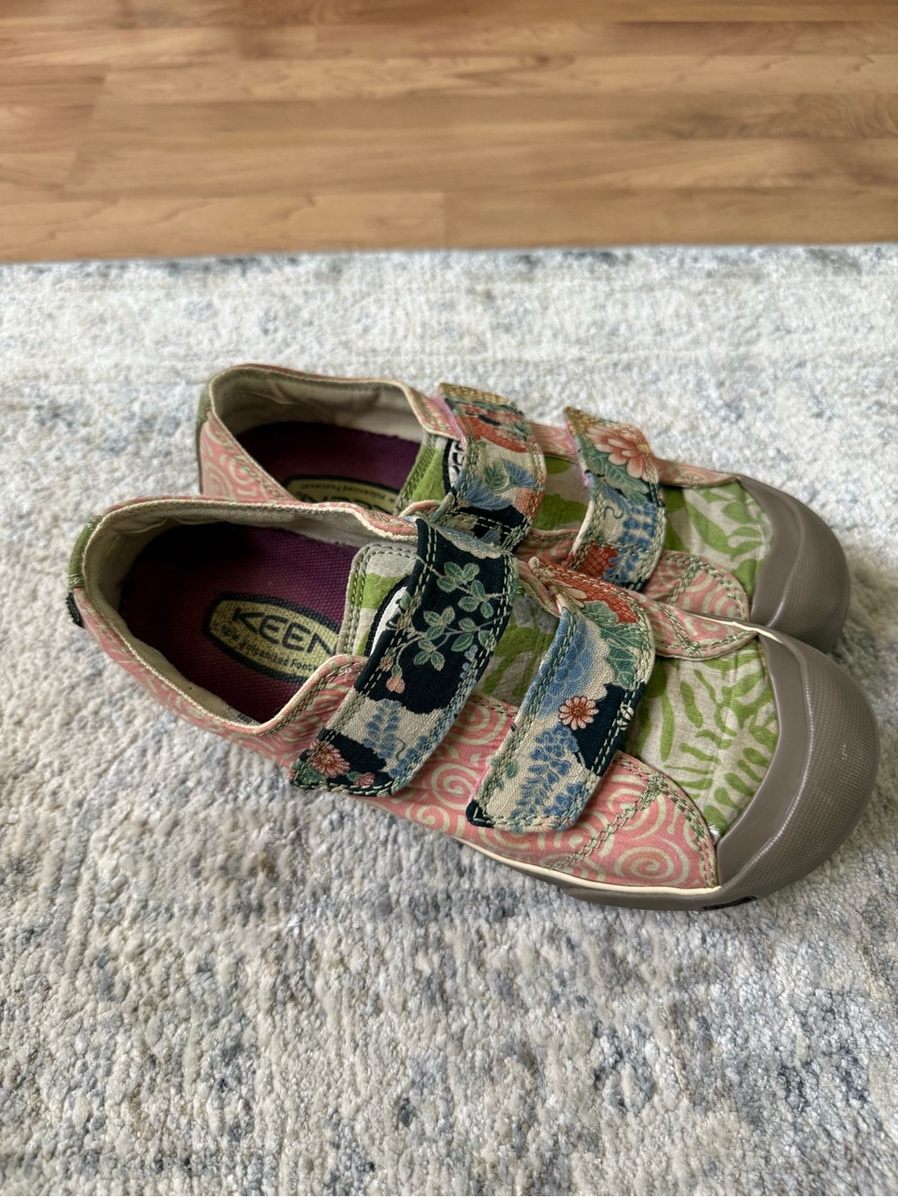 KEEN Women's Sula Floral Pattern Hook-and-Loop Sneakers Multicolor - Picture 6 of 15